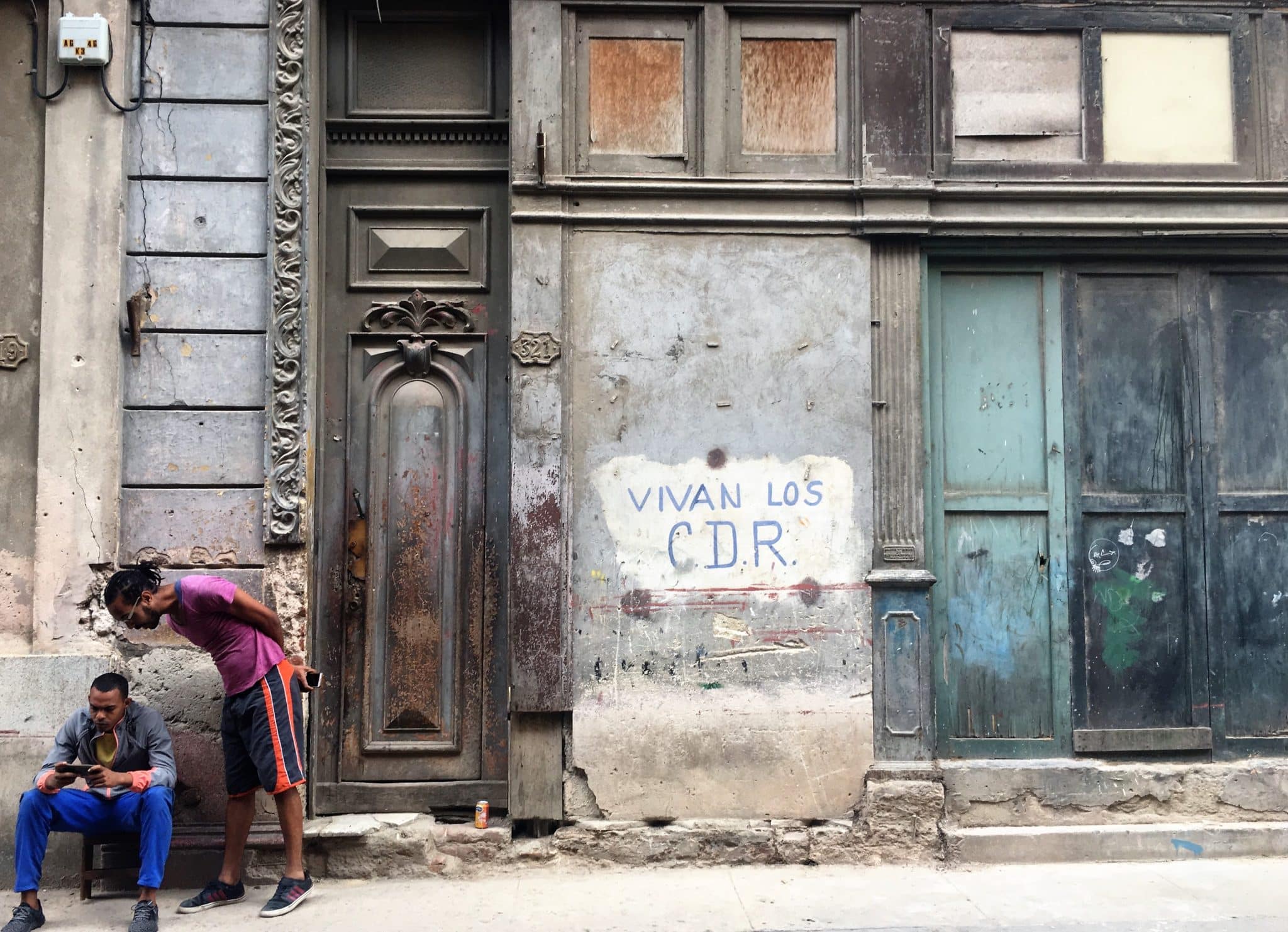 Snapshots of the real Cuba