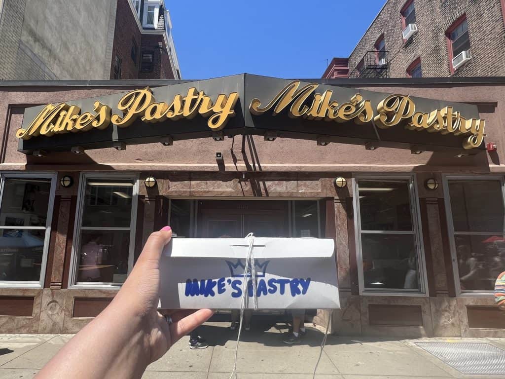 Mike's Pastry, North End, Cannoli lox
