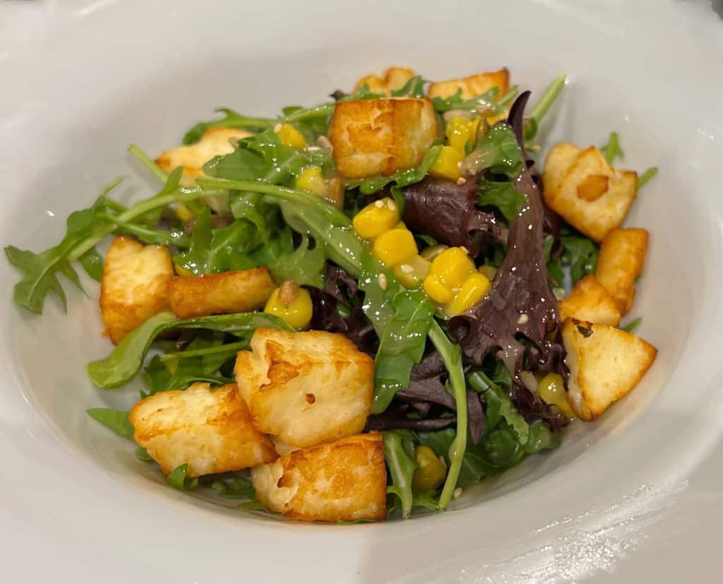 Vegetarian-Food in Jersey: Halloumi salad at La Bastille