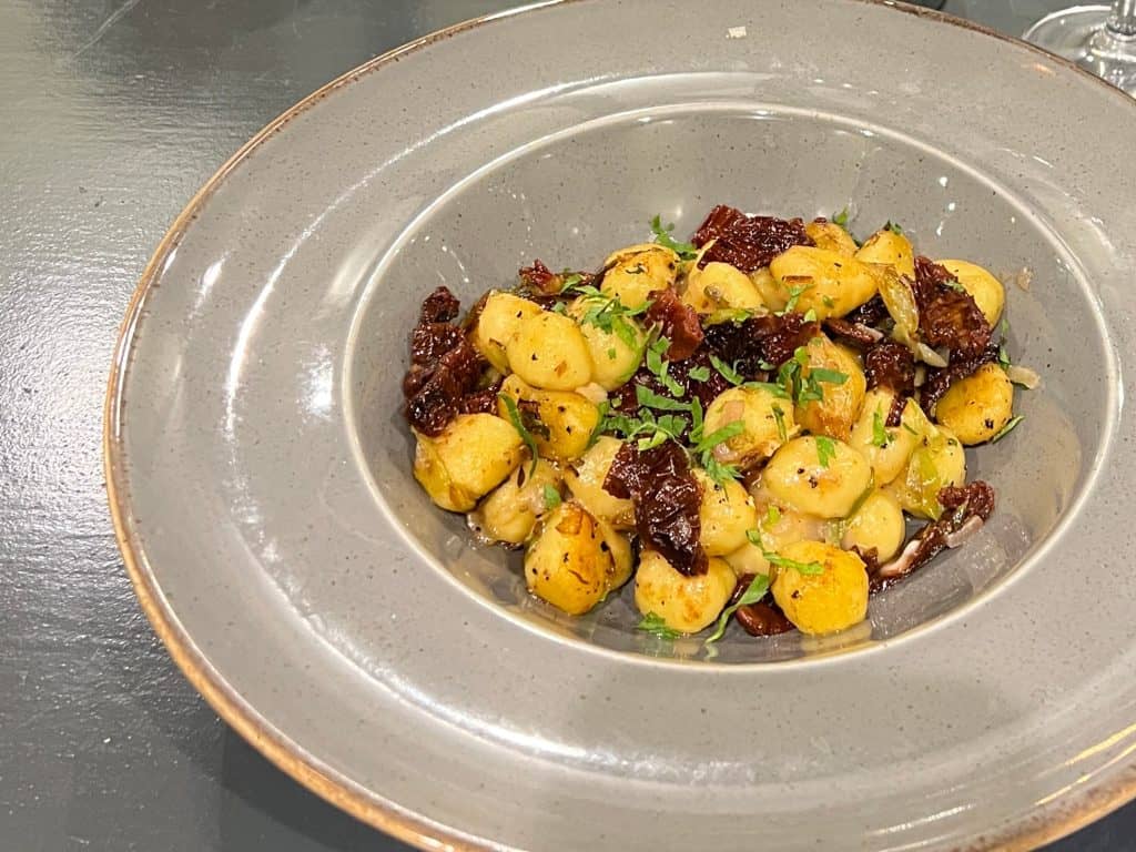 Vegetarian-Food in Jersey: Crispy gnocchi with sunblush tomatoes at La Bastille