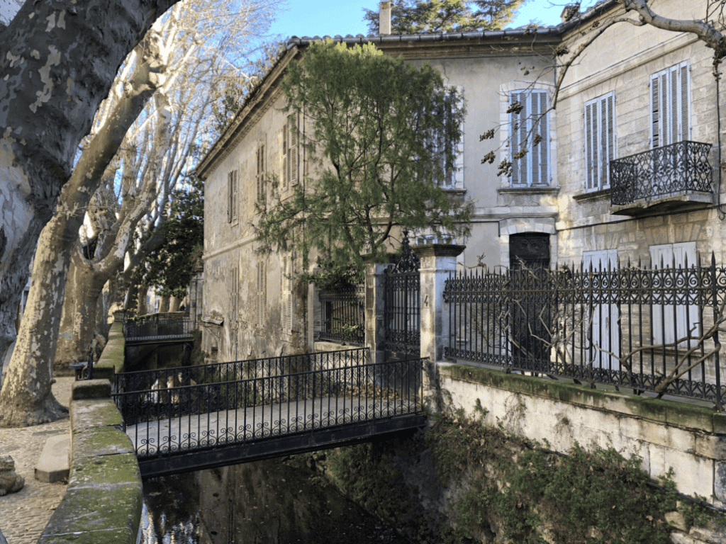 Photos in Avignon: Bridges to residences on Rue des Teinturiers