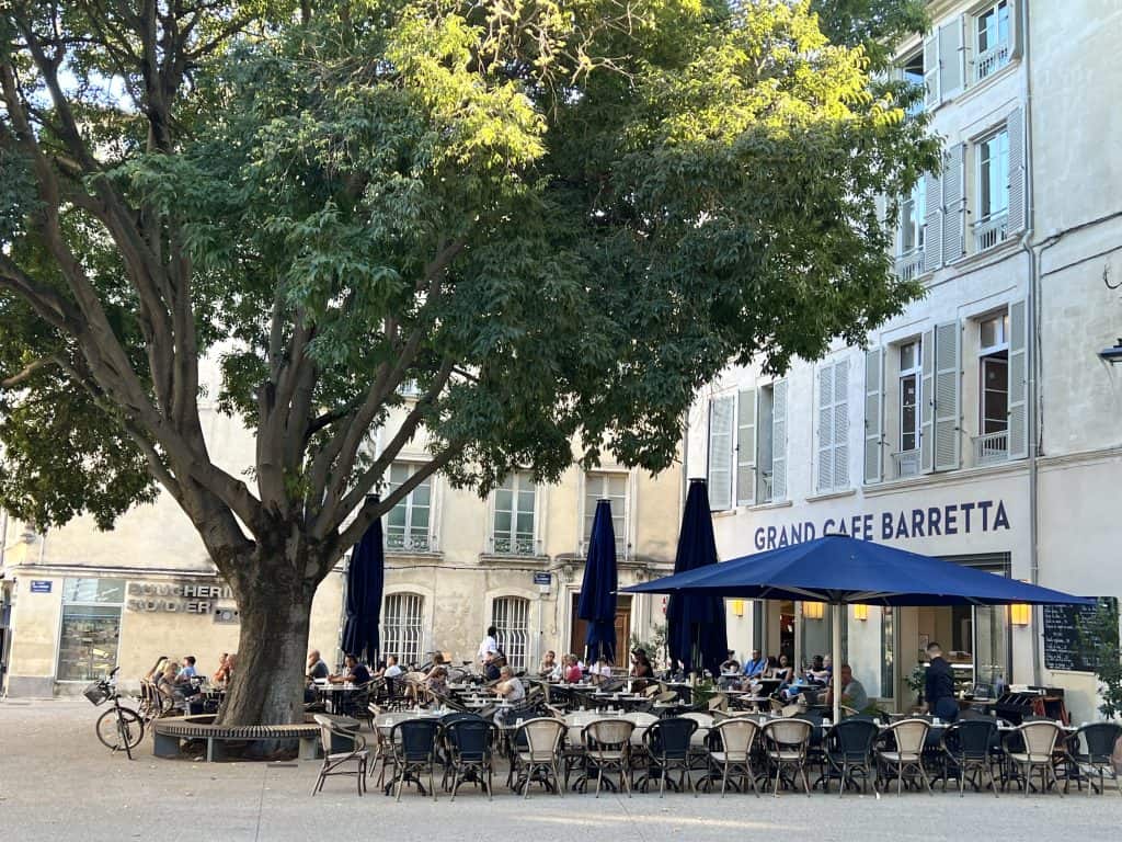 Photo locations in Avignon:Cafe in main squares